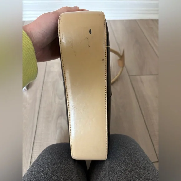 Daniela Moda Black and Beige Leather Handbag - Picture 3 of 8